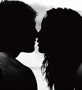 gif de besos|GIF de Besos Apasionados .